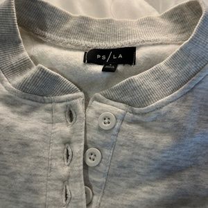 Oversized crop sweatshirt